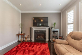 Spacious 7BR Home with Private Yard, BBQ and Fast WiFi